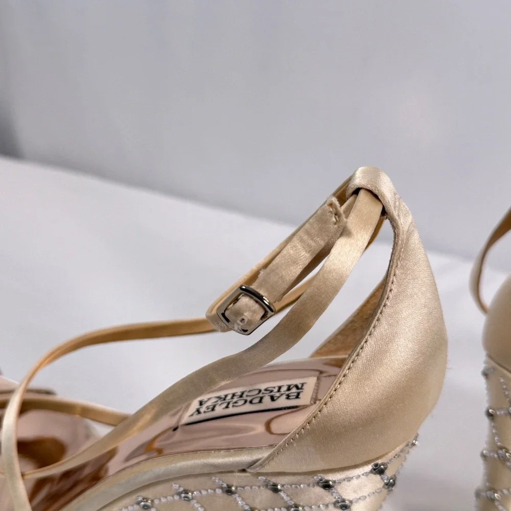 Badgley Mischka Bridal Wedge Sandals Ivory Satin‎ Rinestones Strappy Womens 11